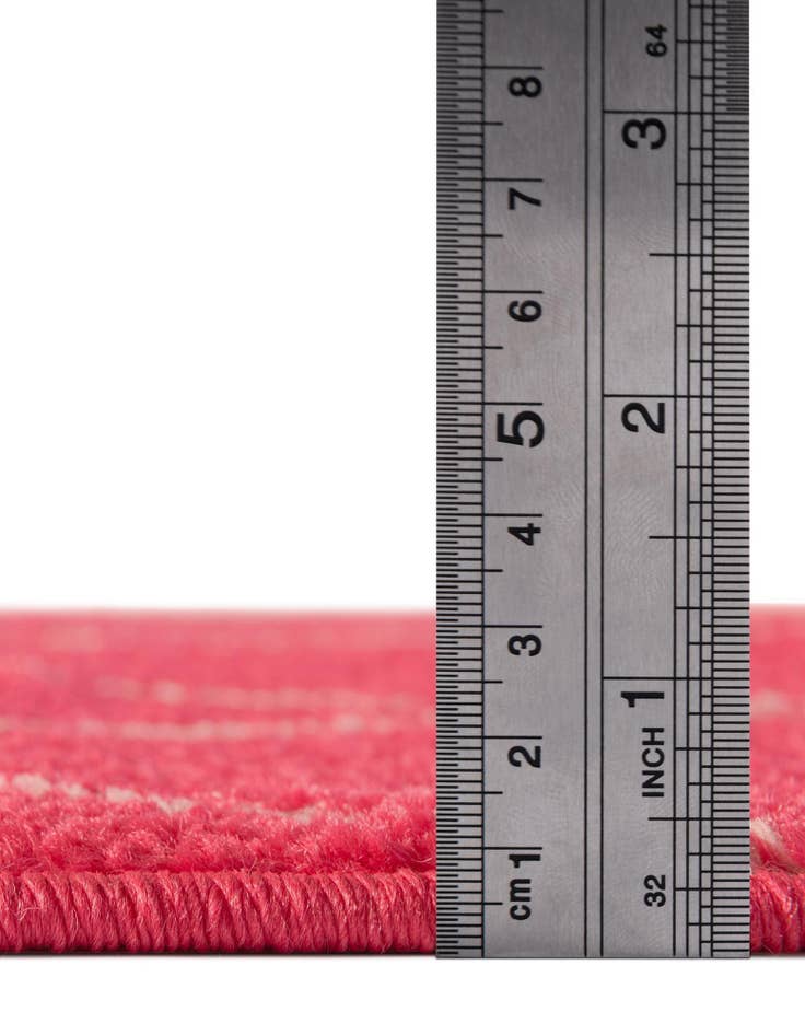 Detail image of  4' x 6' Lattice Frieze Rug