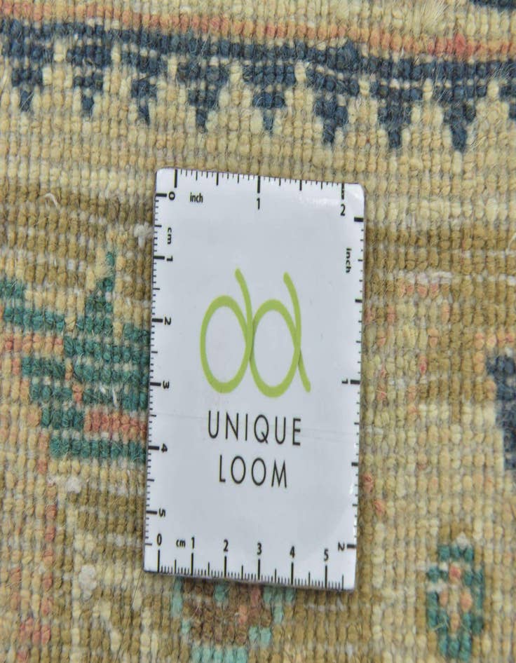 Detail image of 9' 9 x 13' 2 Mahal Wool Rug