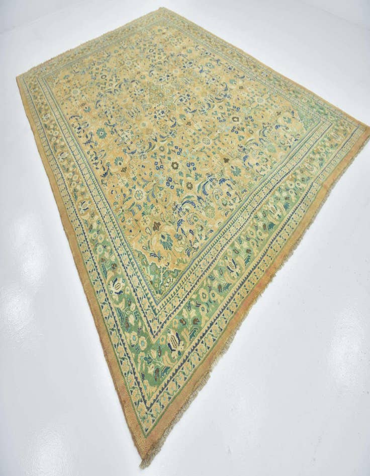 Detail image of 9' 9 x 13' 2 Mahal Wool Rug