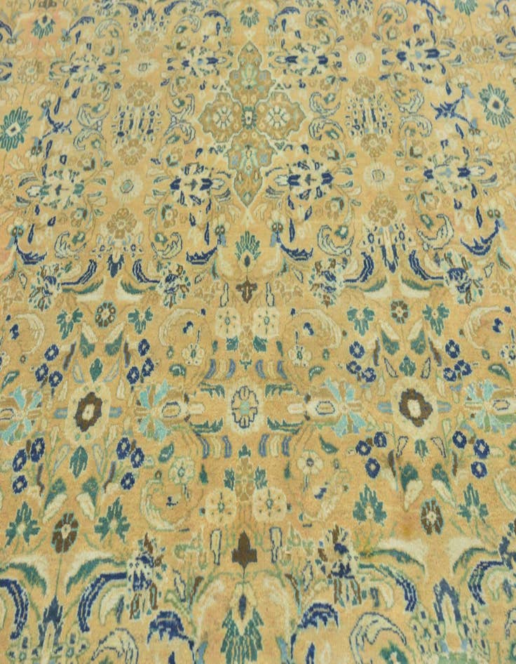 Detail image of 9' 9 x 13' 2 Mahal Wool Rug