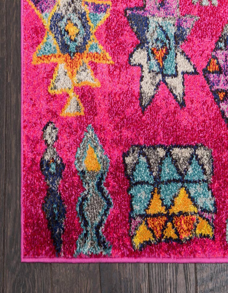 Detail image of  5' x 8'  Washable Mesa Rug