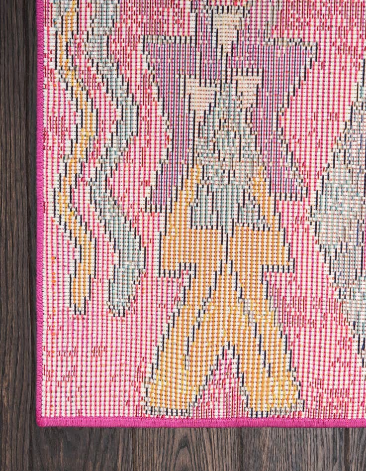 Detail image of  5' x 8'  Washable Mesa Rug