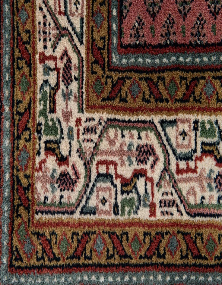 Detail image of  3' x 5' 4  Hand Knotted Mir Wool Rug