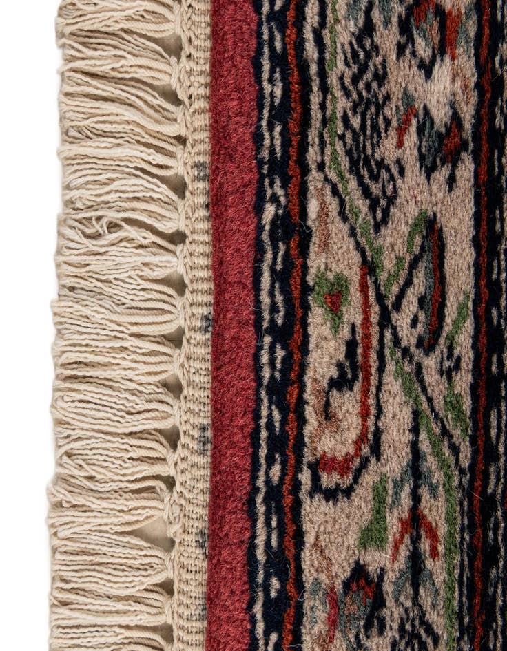Detail image of  2' 7 x 4' 7  Hand Knotted Mir Wool Rug