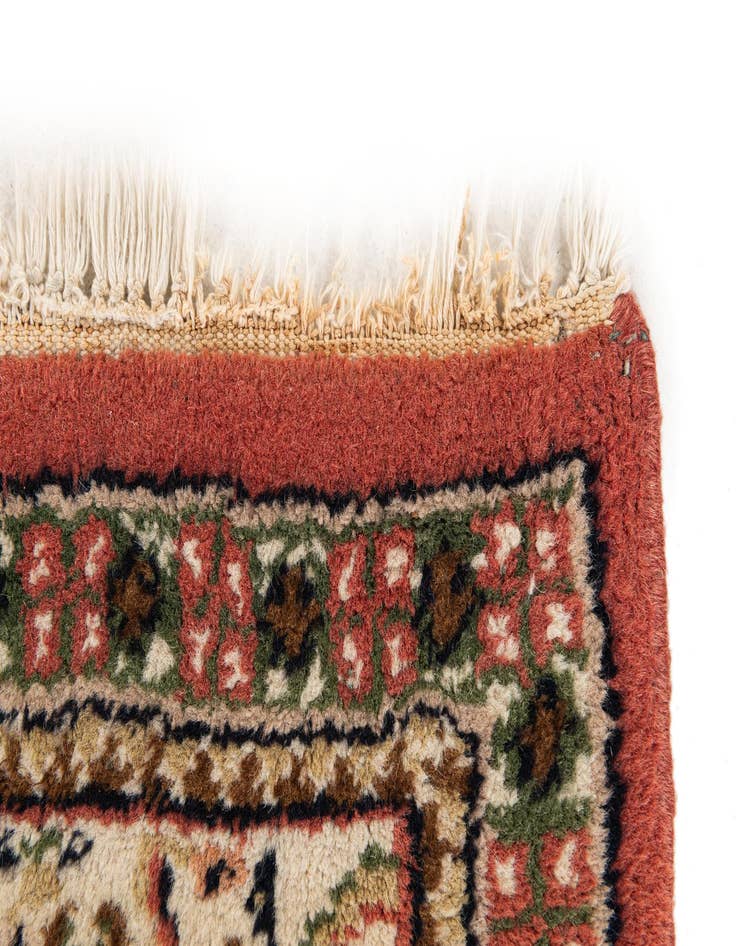 Detail image of  3' 11 x 6'  Hand Knotted Mir Wool Rug