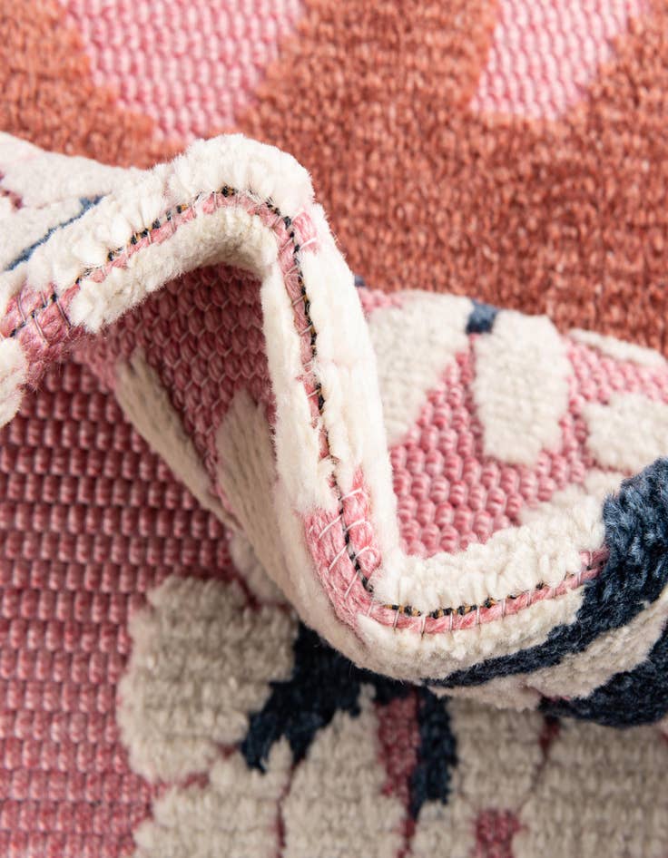 Detail image of  5' x 7' 7  Washable  Indoor / Outdoor Rug