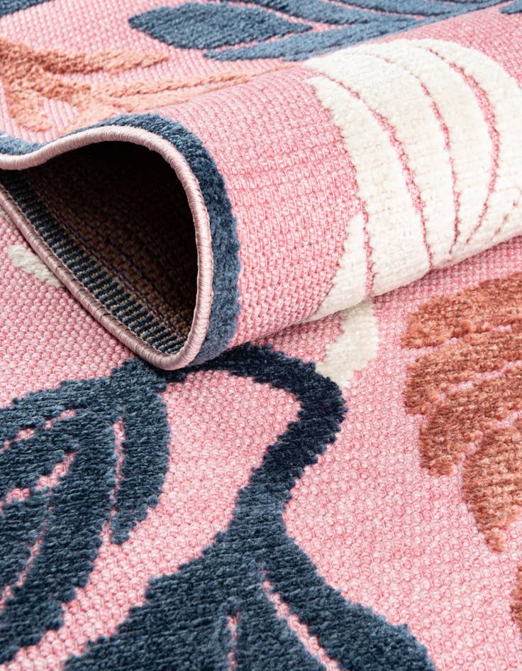 Detail image of  5' x 7' 7  Washable  Indoor / Outdoor Rug
