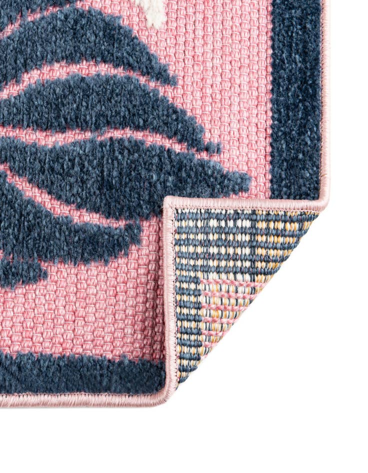 Detail image of  5' x 7' 7  Washable  Indoor / Outdoor Rug