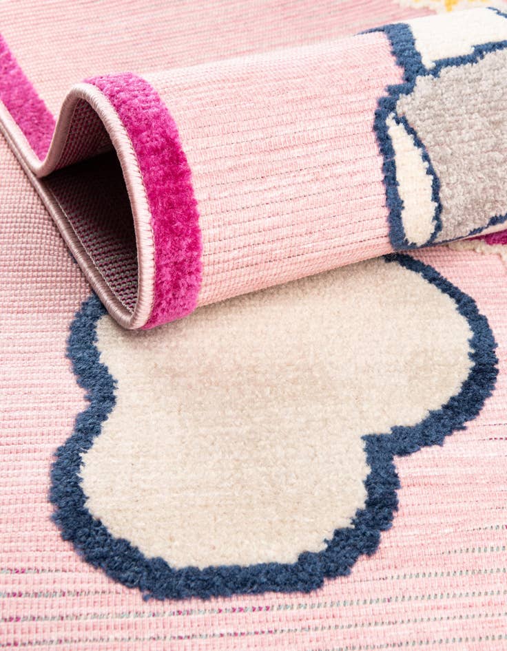 Detail image of  5' 3 x 7' 7  Washable  Indoor / Outdoor Rug