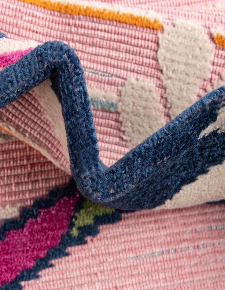 Detail image of  5' 3 x 7' 7  Washable  Indoor / Outdoor Rug