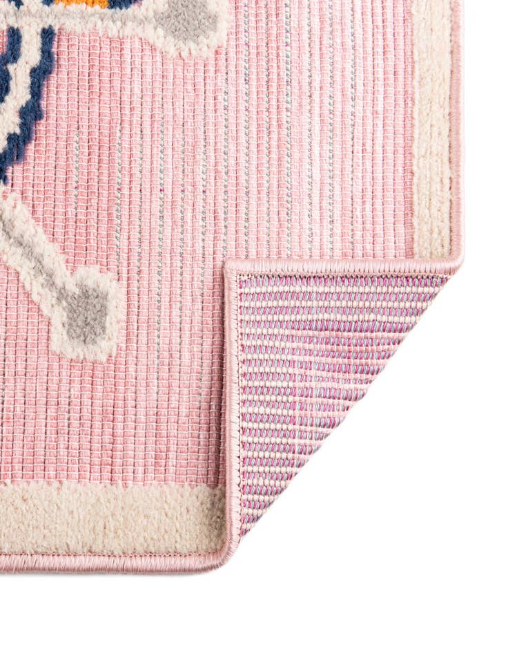 Detail image of  5' 3 x 7' 7  Washable  Indoor / Outdoor Rug