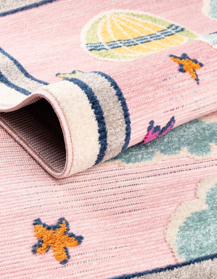 Detail image of  5' 3 x 7' 7  Washable  Indoor / Outdoor Rug