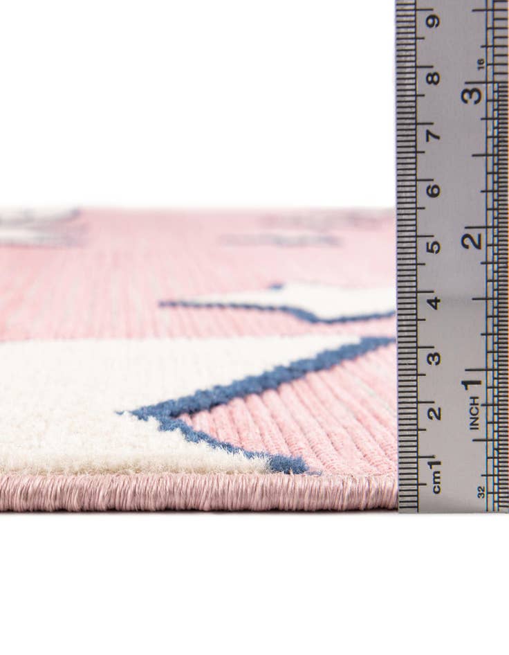 Detail image of  5' 3 x 7' 7  Washable  Indoor / Outdoor Rug