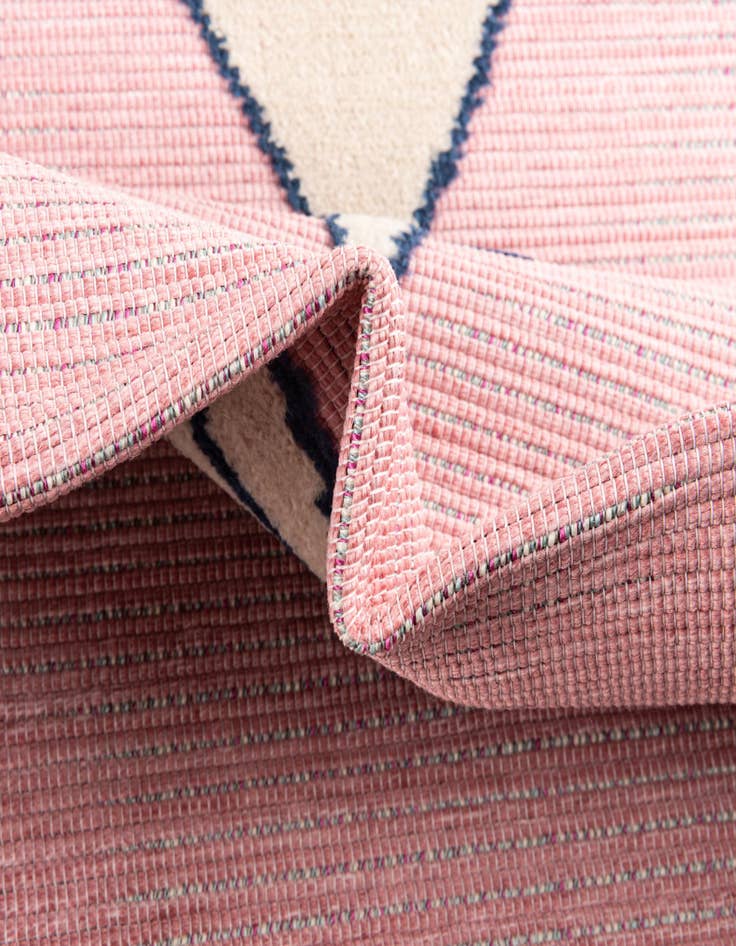 Detail image of  5' 3 x 7' 7  Washable  Indoor / Outdoor Rug