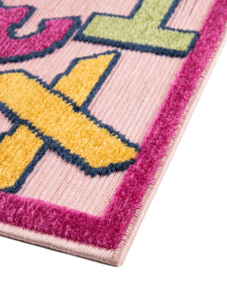 Detail image of  5' 3 x 7' 7  Washable  Indoor / Outdoor Rug