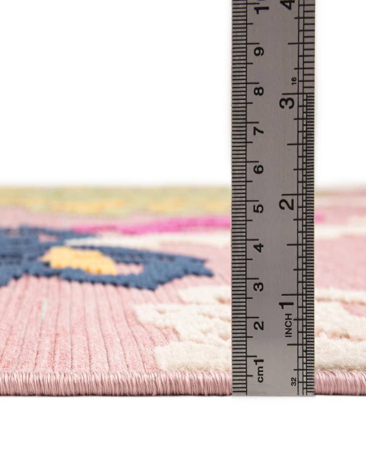 Detail image of  5' 3 x 7' 7  Washable  Indoor / Outdoor Rug
