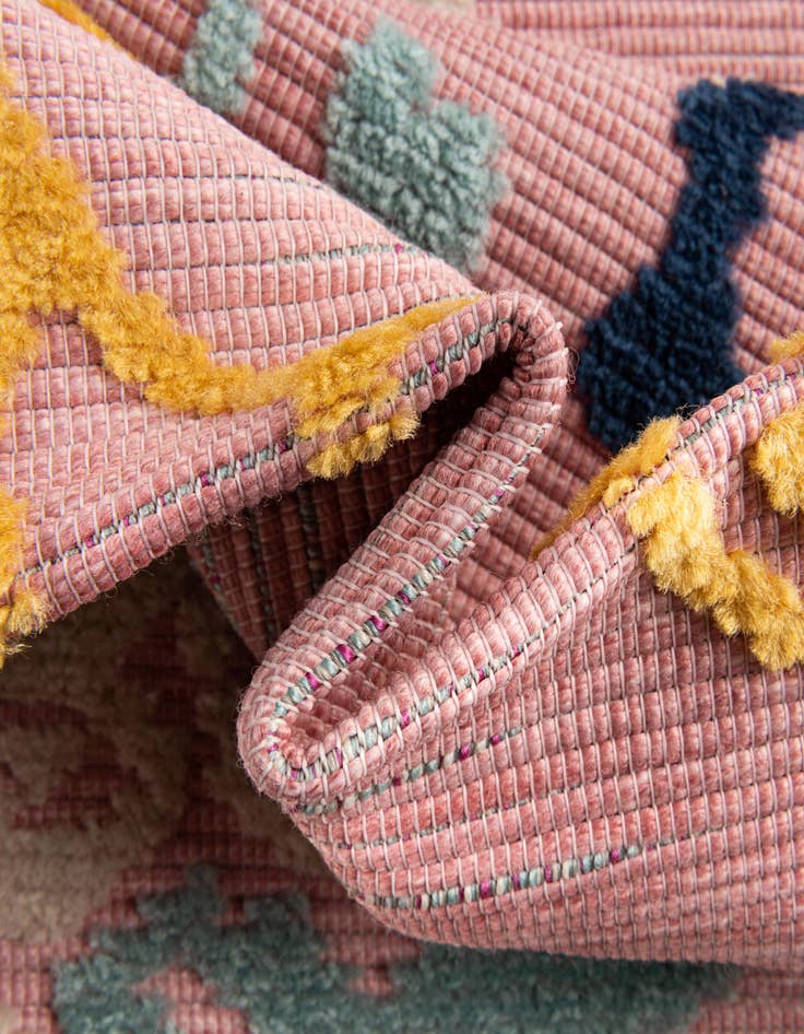 Detail image of  5' 3 x 7' 7  Washable  Indoor / Outdoor Rug