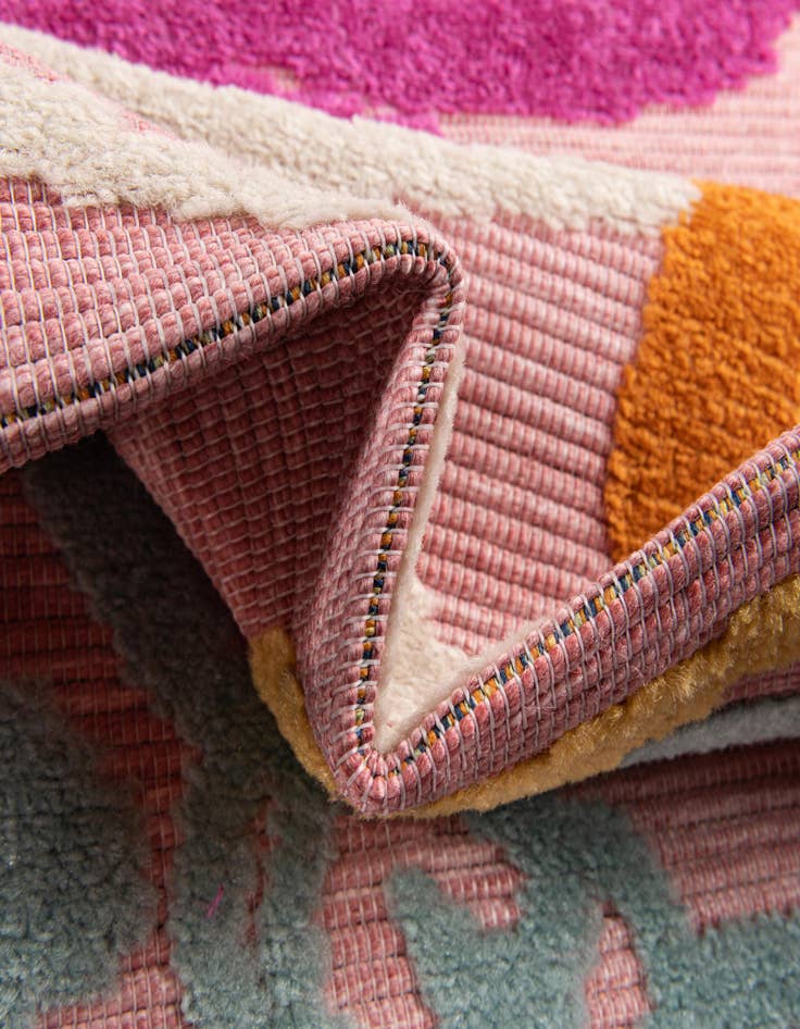 Detail image of  5' x 7' 7  Washable  Indoor / Outdoor Rug