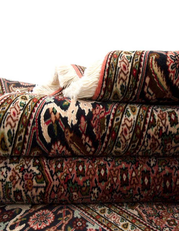 Detail image of  5' 1 x 6' 10 Tabriz Rug