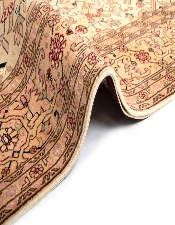 Detail image of  4' 11 x 6' 9 Tabriz Rug