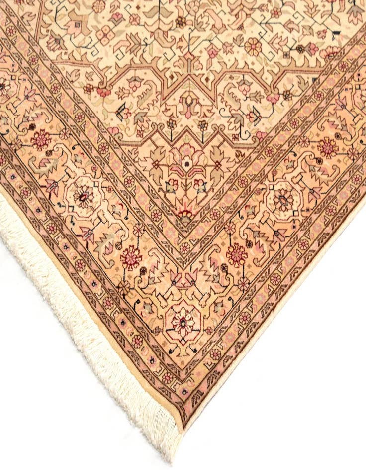 Detail image of  4' 11 x 6' 9 Tabriz Rug