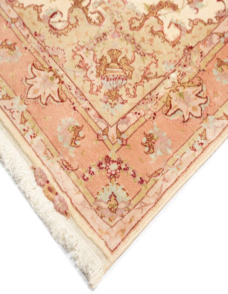 Detail image of  4' 11 x 6' 9 Tabriz Rug