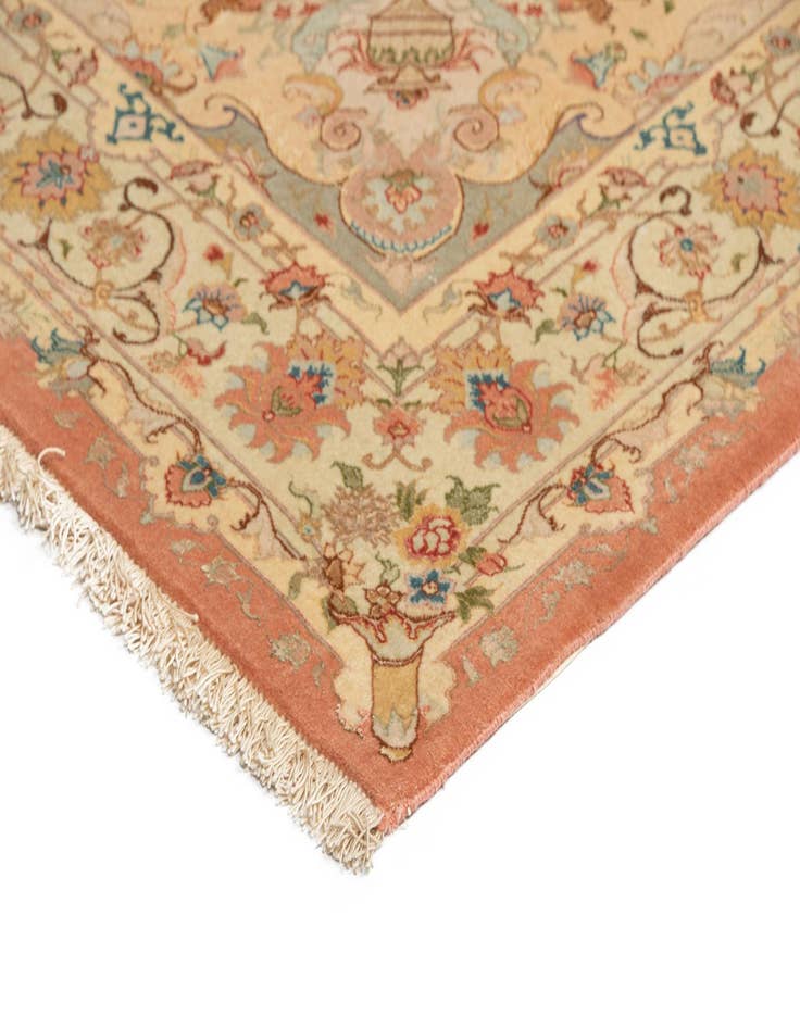 Detail image of  4' 11 x 7' Tabriz Rug