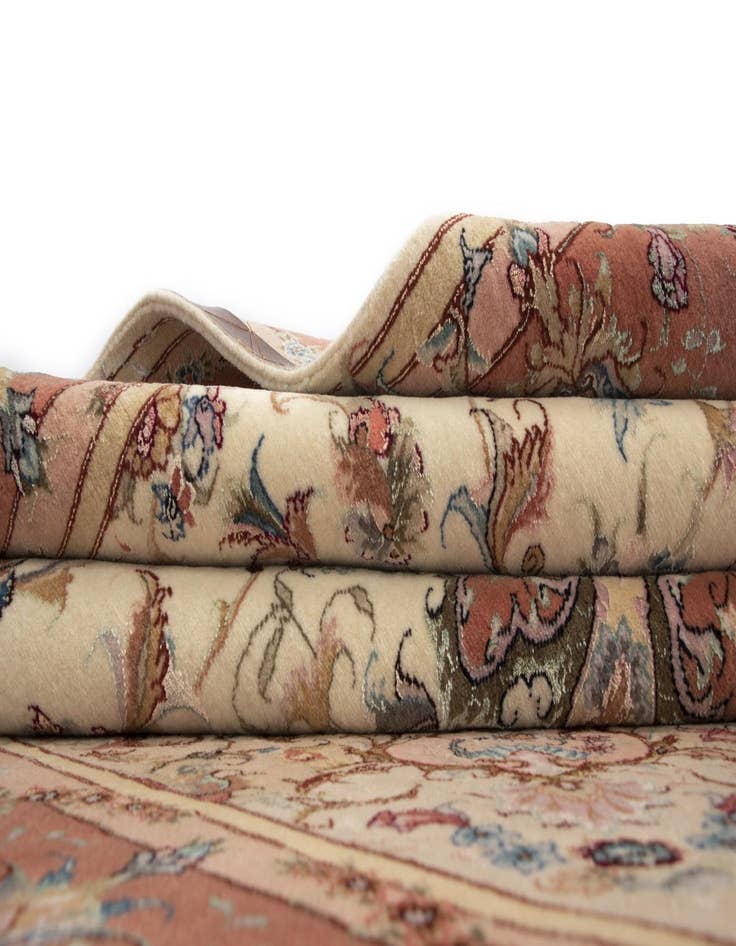 Detail image of  5' x 7' 1 Tabriz Rug