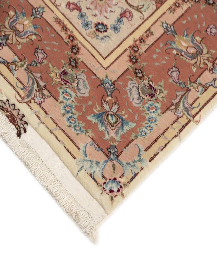 Detail image of  5' x 7' 1 Tabriz Rug