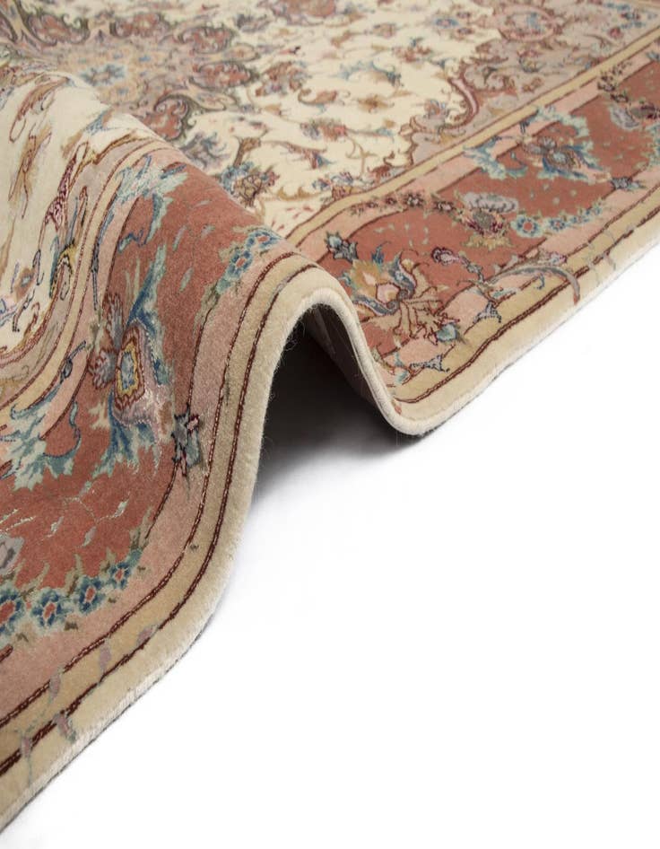 Detail image of  5' x 7' 1 Tabriz Rug