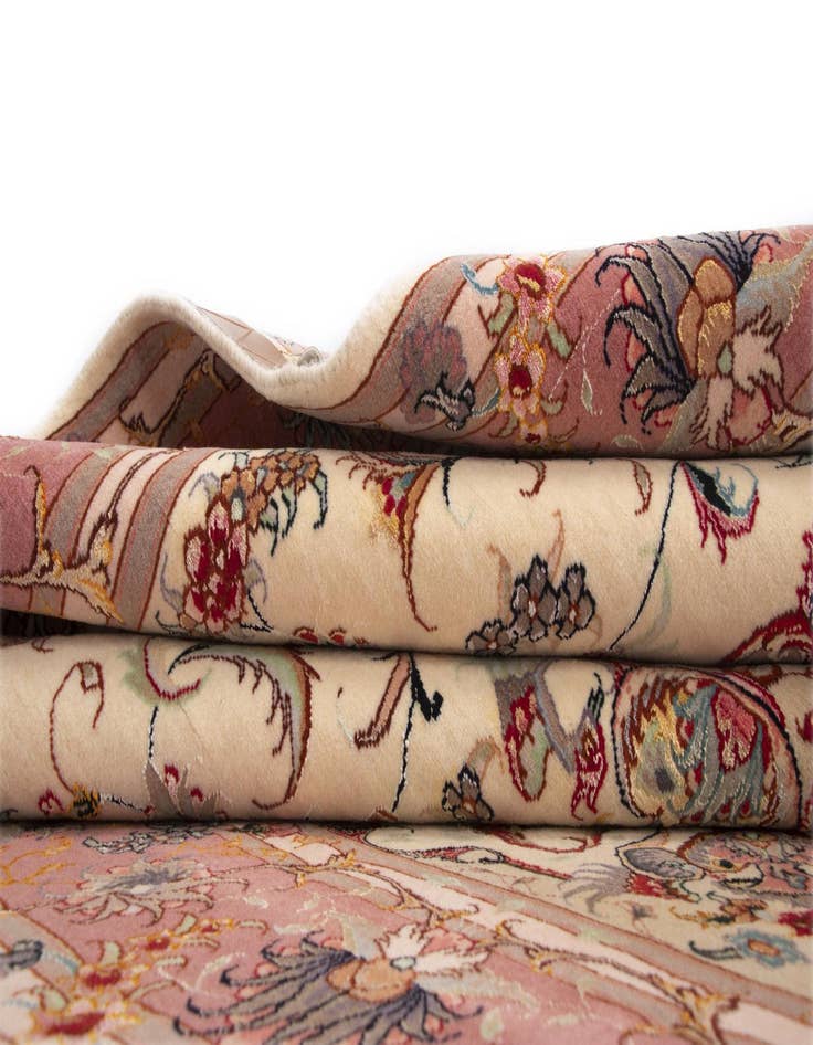 Detail image of  5' x 7' 2 Tabriz Rug