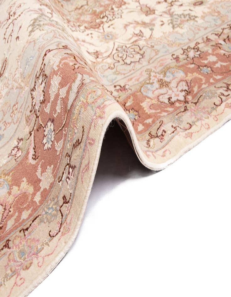 Detail image of  4' 11 x 7' Tabriz Rug