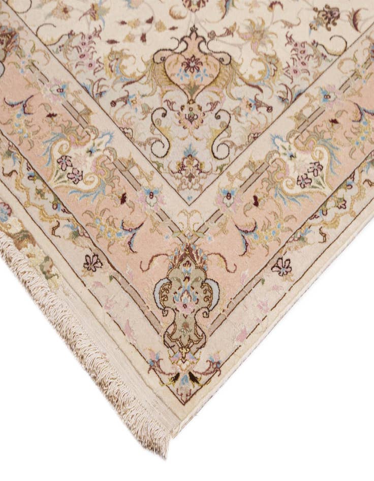 Detail image of  4' 10 x 7' Tabriz Rug