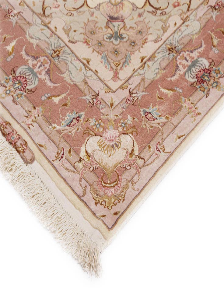 Detail image of  4' 10 x 6' 9 Tabriz Rug