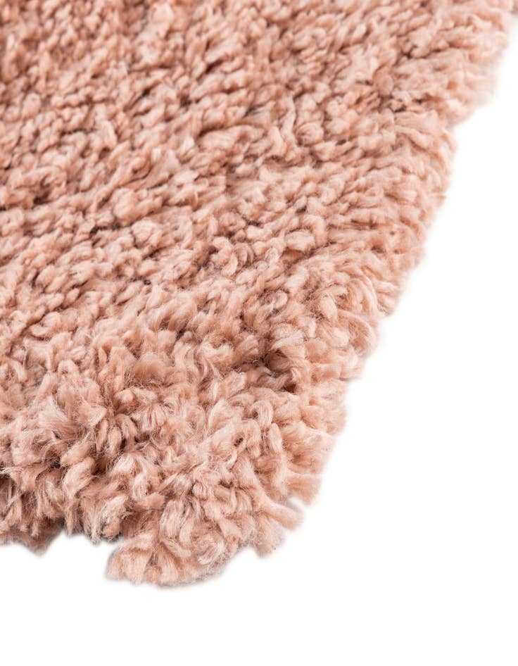 Detail image of  2' 2 x 3' Zermatt Shag Rug