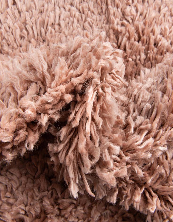 Detail image of  2' 2 x 3' Zermatt Shag Rug