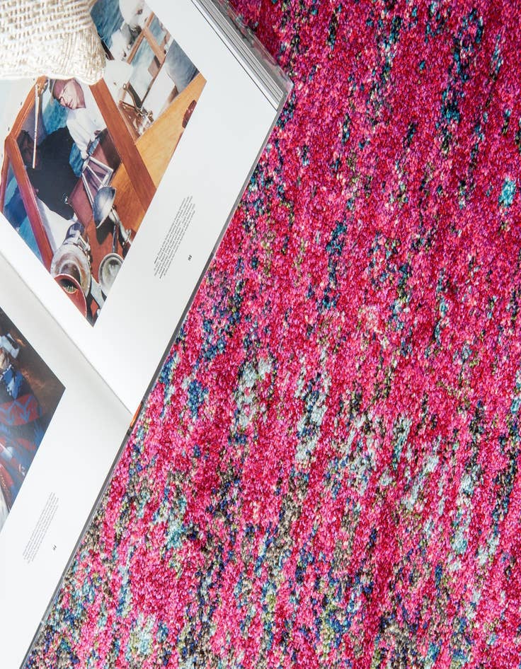 Detail image of  4' x 4'  Washable Carnevale Round Rug