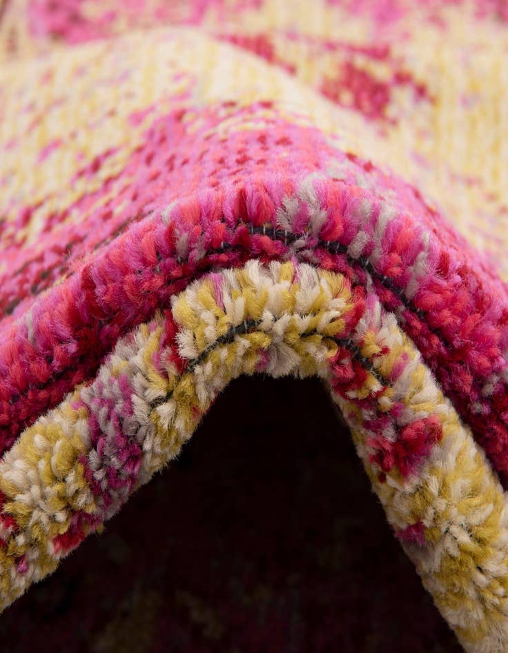 Detail image of 6' x 6' Washable Fleur Round Rug