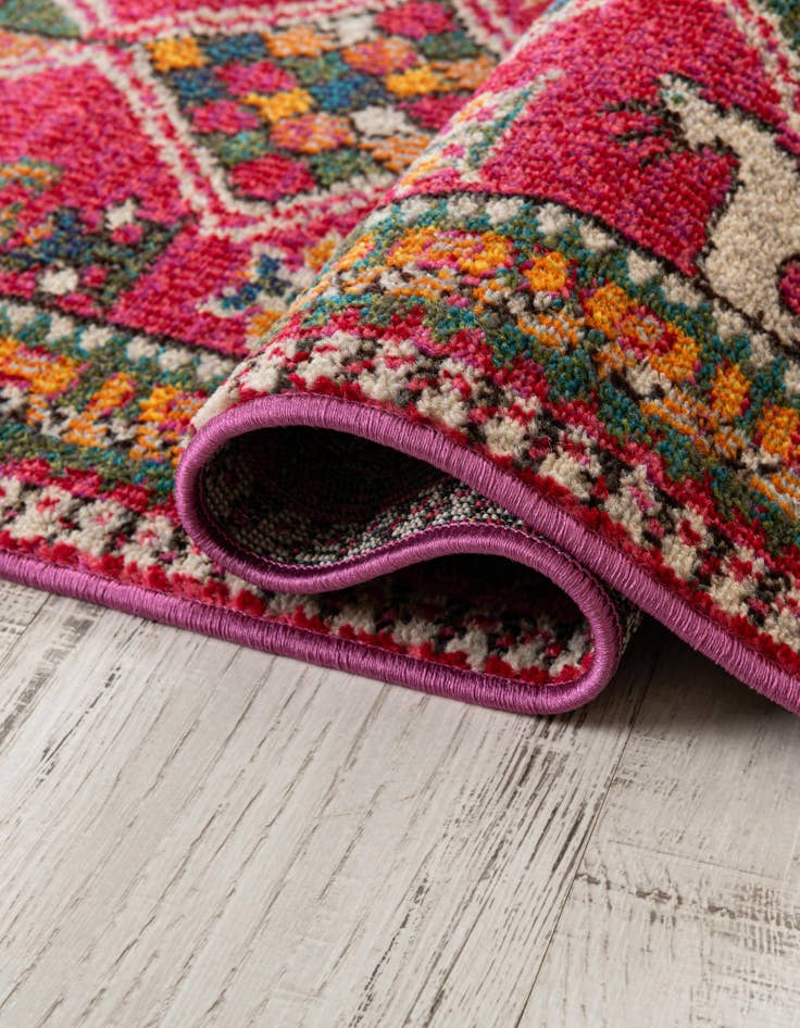 Detail image of  3' 3 x 3' 3  Washable Mesa Round Rug