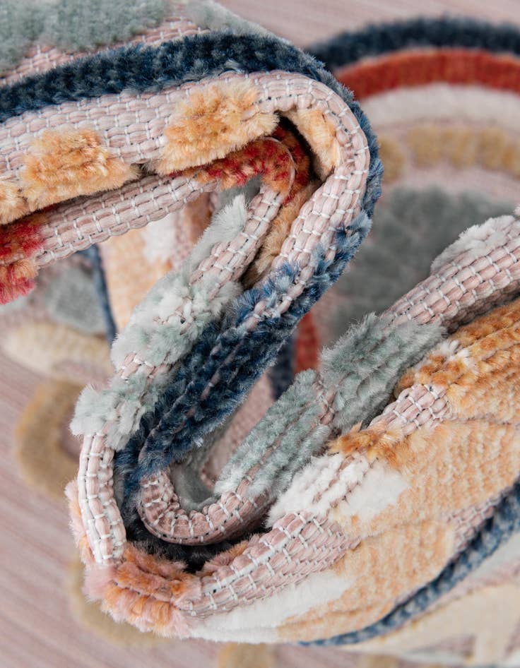 Detail image of  4' 5 x 4' 5  Washable Botanical Indoor / Outdoor Round Rug