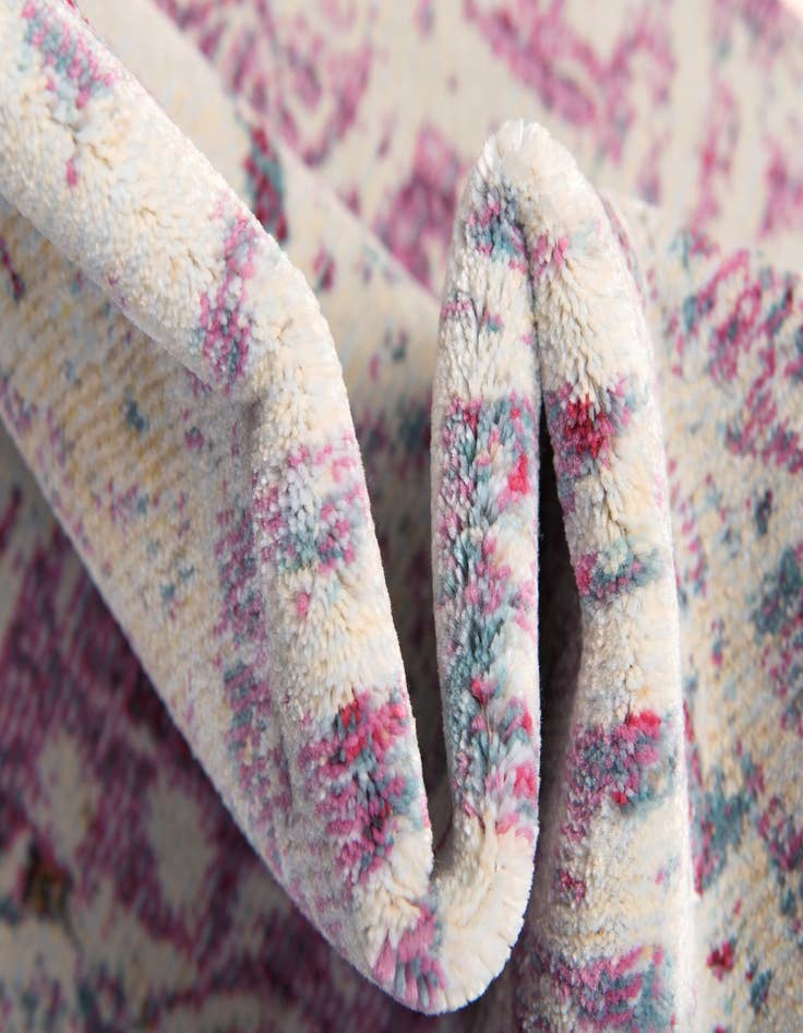 Detail image of 8' x 8' Santiago Round Rug