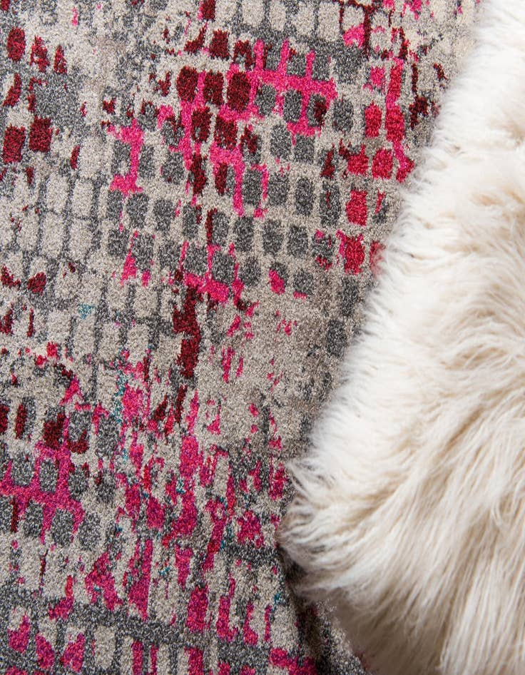 Detail image of  6' x 6'  Washable Theia Round Rug