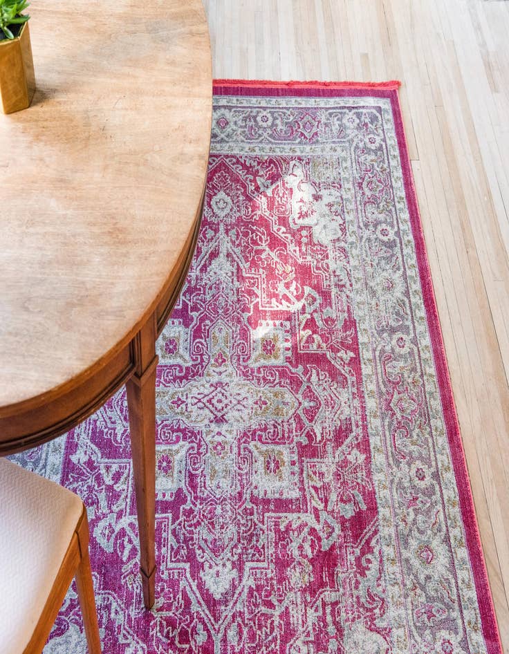 Detail image of  2' 7 x 10' Santiago Runner Rug