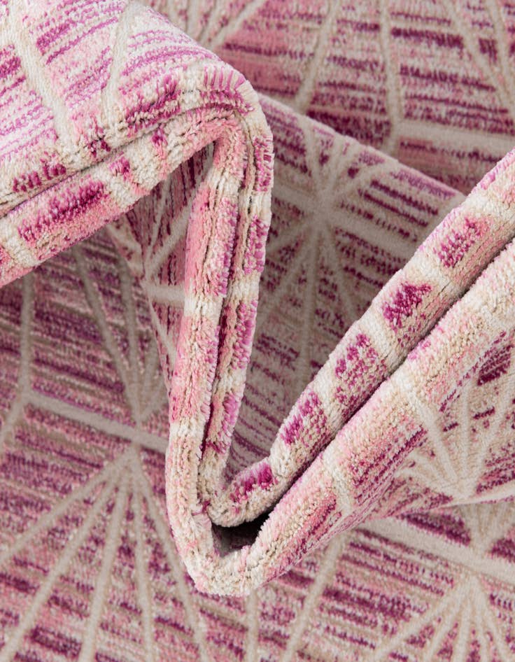 Detail image of Jill Zarin 2' 7 x 8' Uptown Fifth Avenue Runner Rug