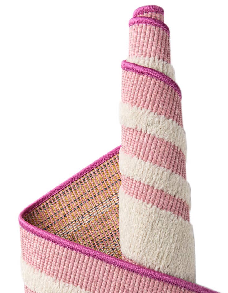 Detail image of  7' 10 x 7' 10  Washable Aruba Indoor / Outdoor Square Rug