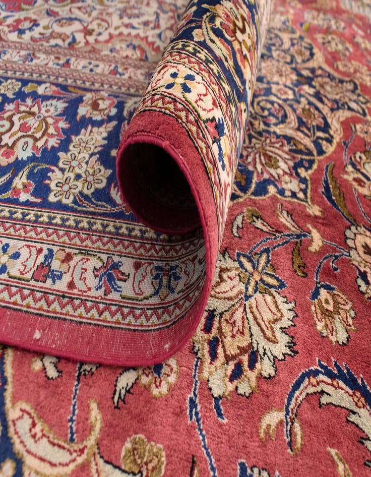 Detail image of  6' 7 x 6' 7 Ghom Silk Square Rug