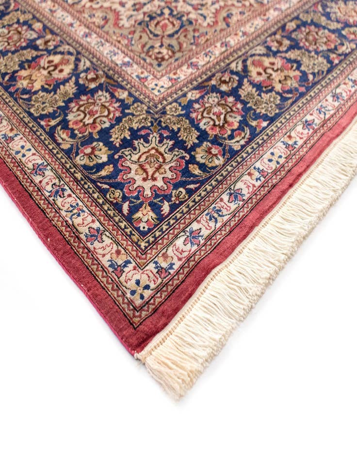 Detail image of  6' 7 x 6' 7 Ghom Silk Square Rug