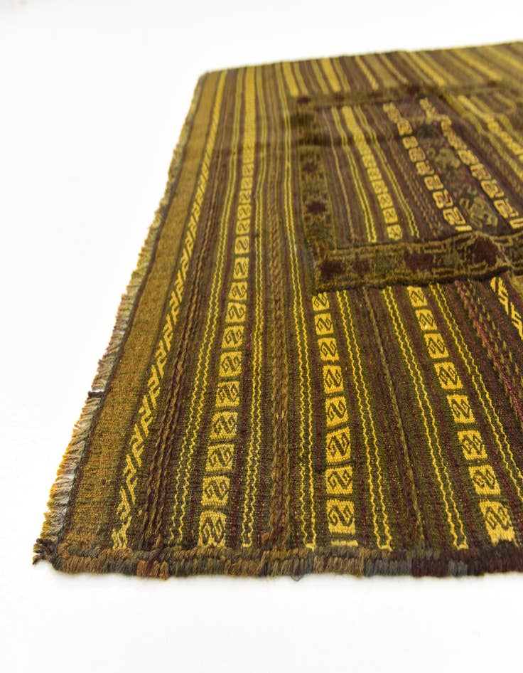 Detail image of  3' 10 x 4' 4  Hand Knotted Sumak Wool Square Rug