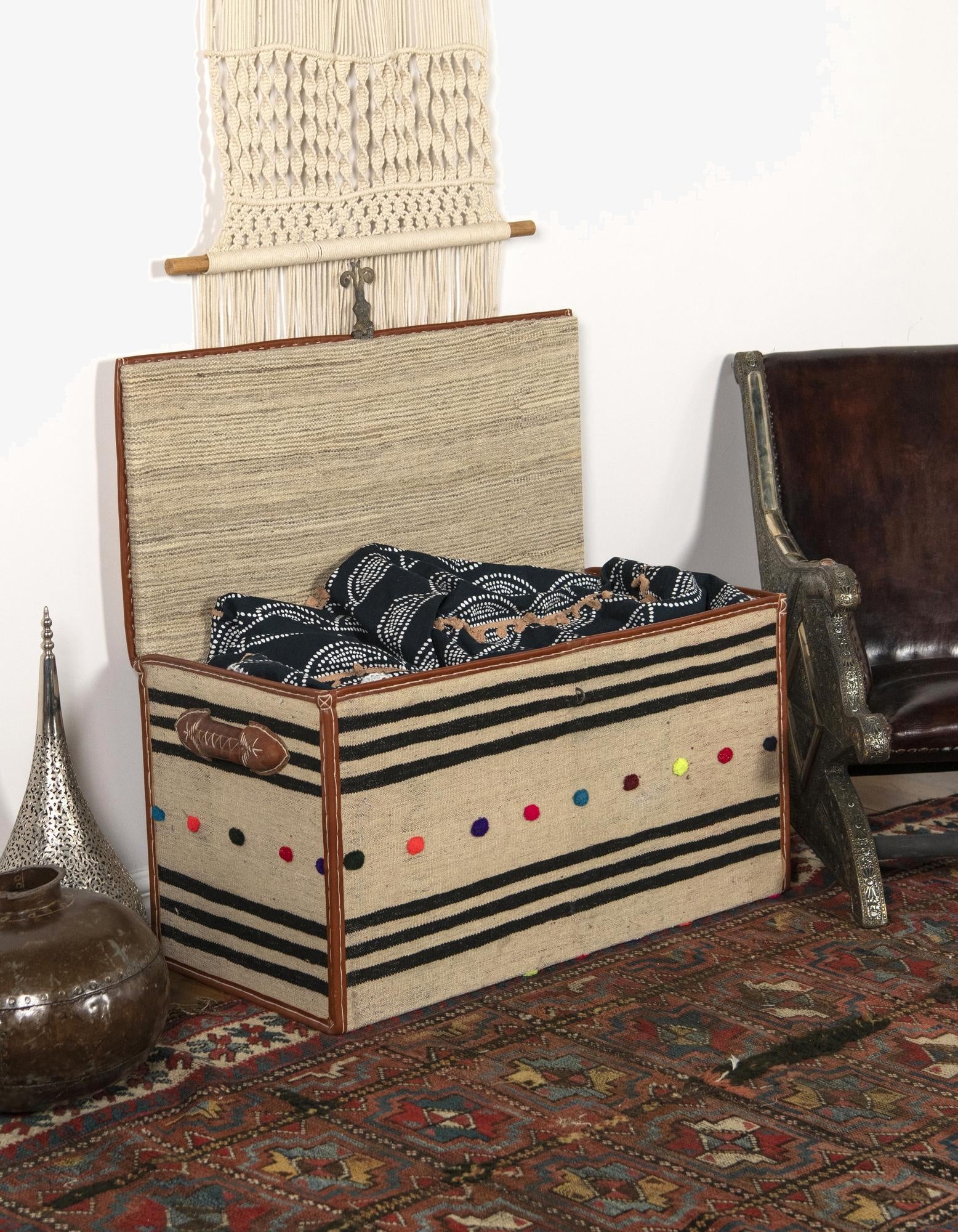  1' 7 x 3' 1  Hand Knotted Furniture Trunk