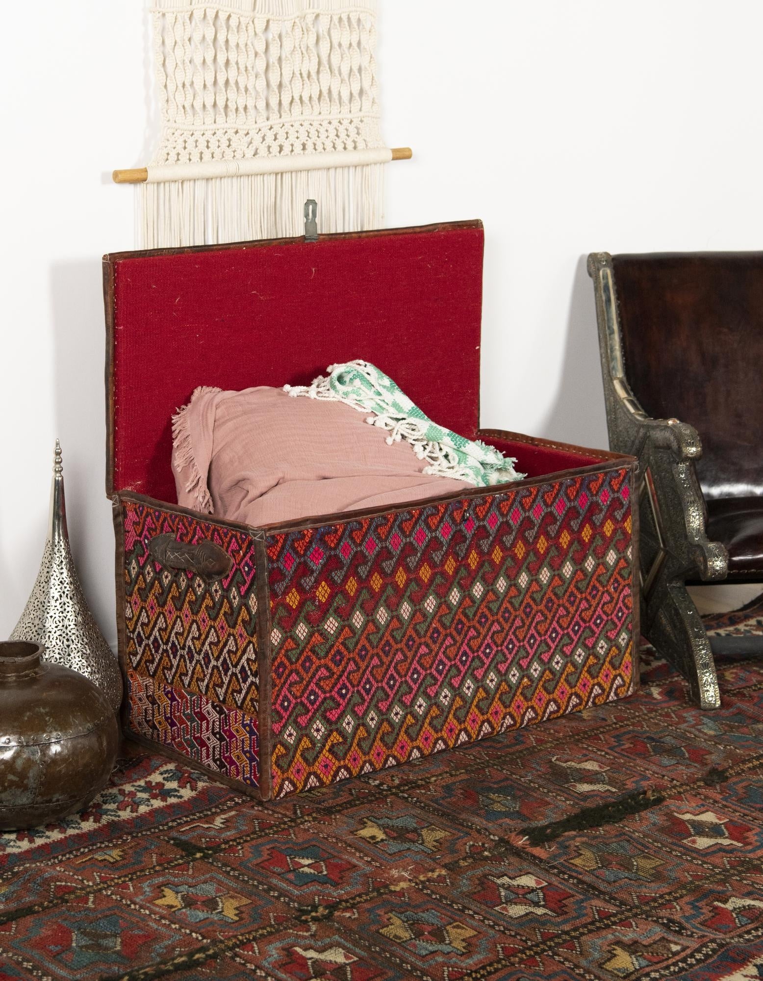  1' 7 x 3' 1  Hand Knotted Furniture Trunk